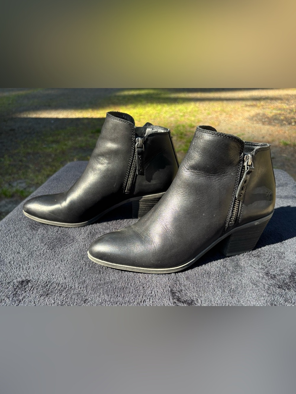 FRYE Judith Zip Bootie Size 6.5M 3471738-BLK